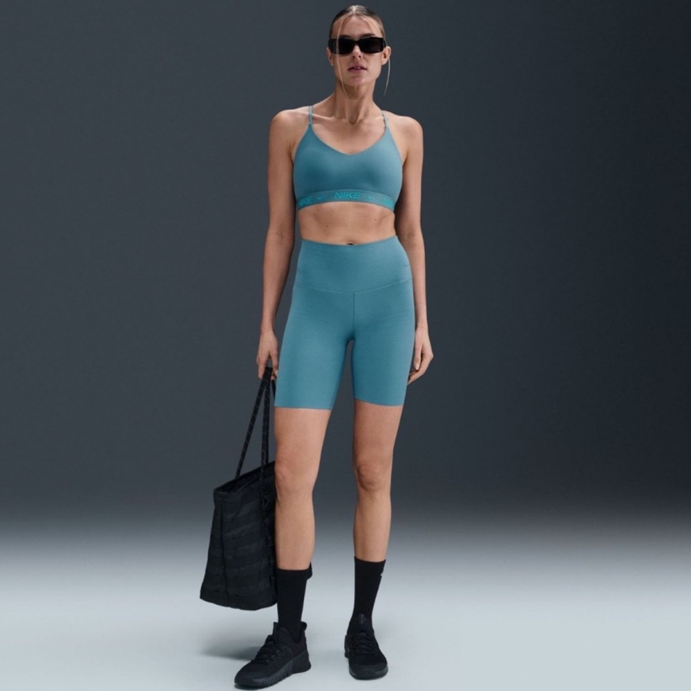 NWT Nike Women's Zenvy Gentle-Support High-Waisted 8" Biker Shorts. Size XS.